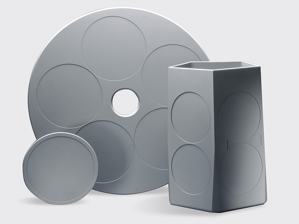 Vývoj CVD-SiC od tenkých vrstev k sypkým materiálům